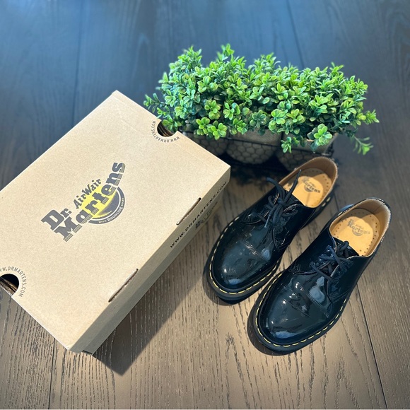 Dr. Martens Glossy Black Patent Oxfords - Picture 1 of 4
